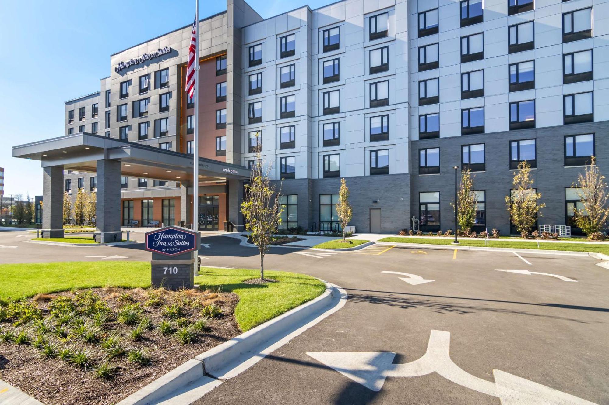 Hampton Inn & Suites Chicago Medical District Uic ภายนอก รูปภาพ