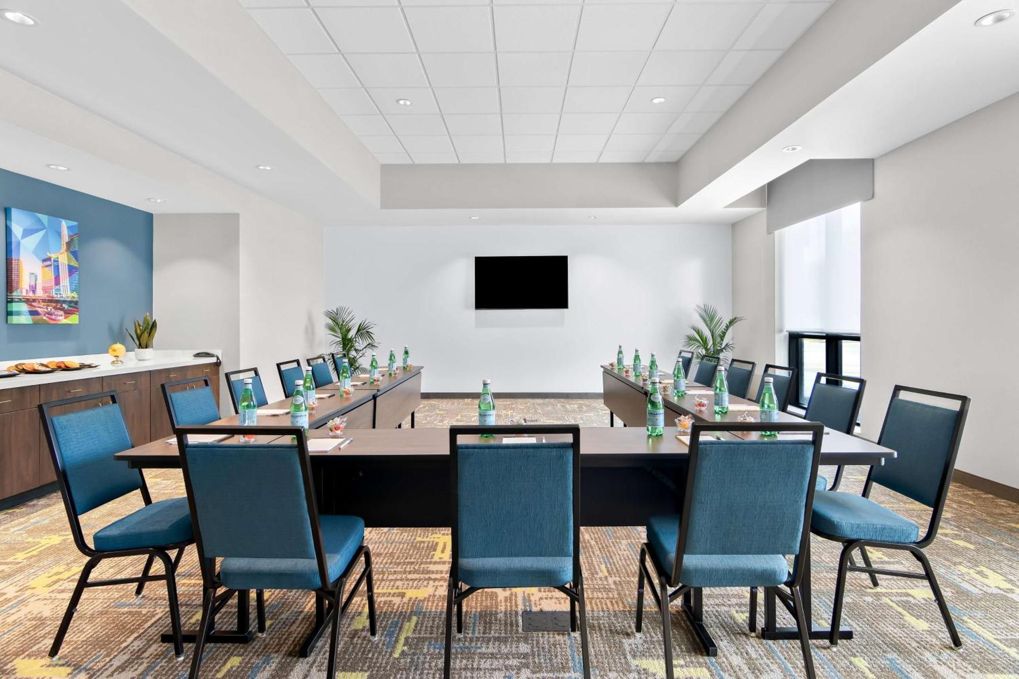 Hampton Inn & Suites Chicago Medical District Uic ภายนอก รูปภาพ