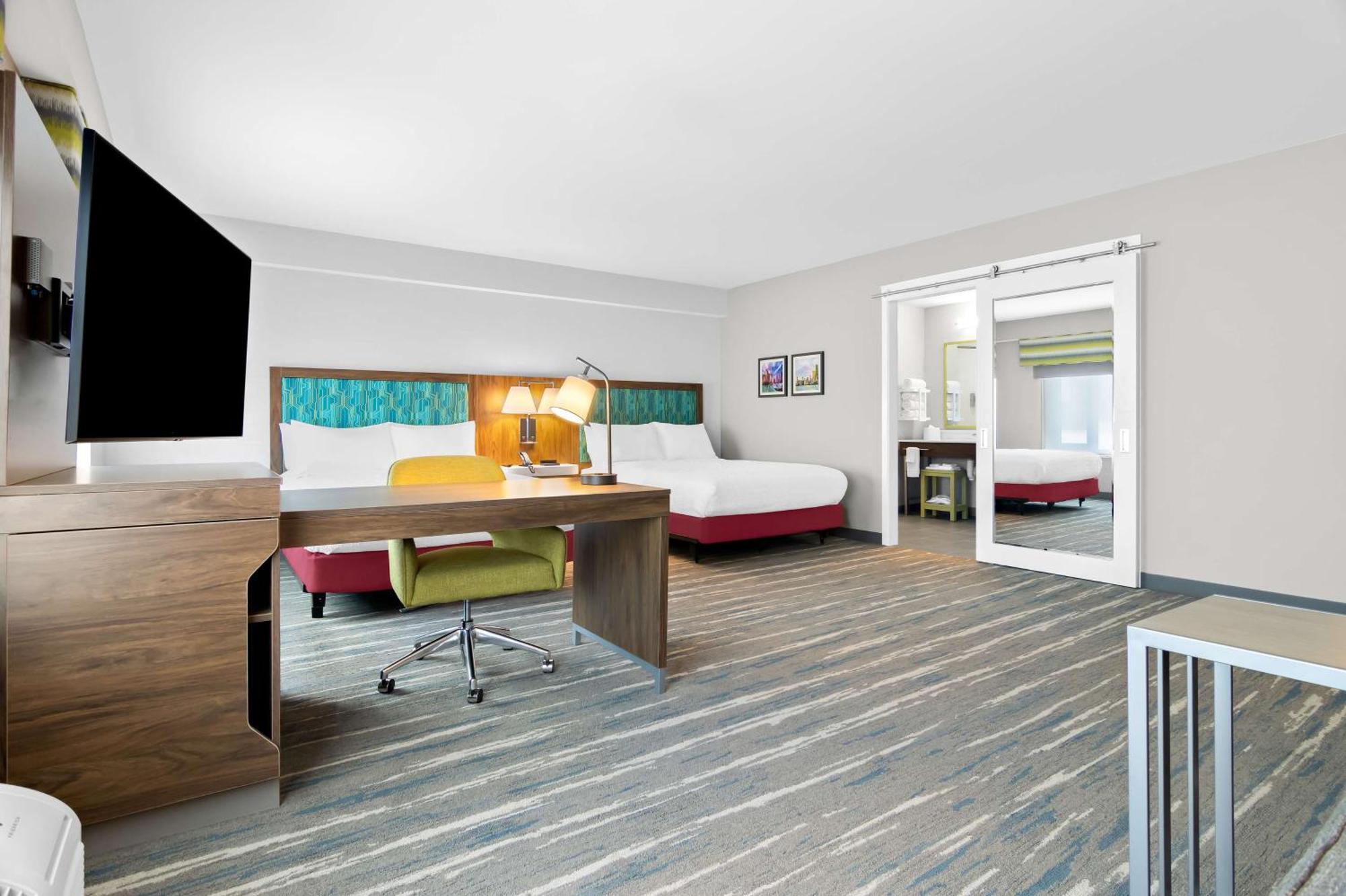 Hampton Inn & Suites Chicago Medical District Uic ภายนอก รูปภาพ