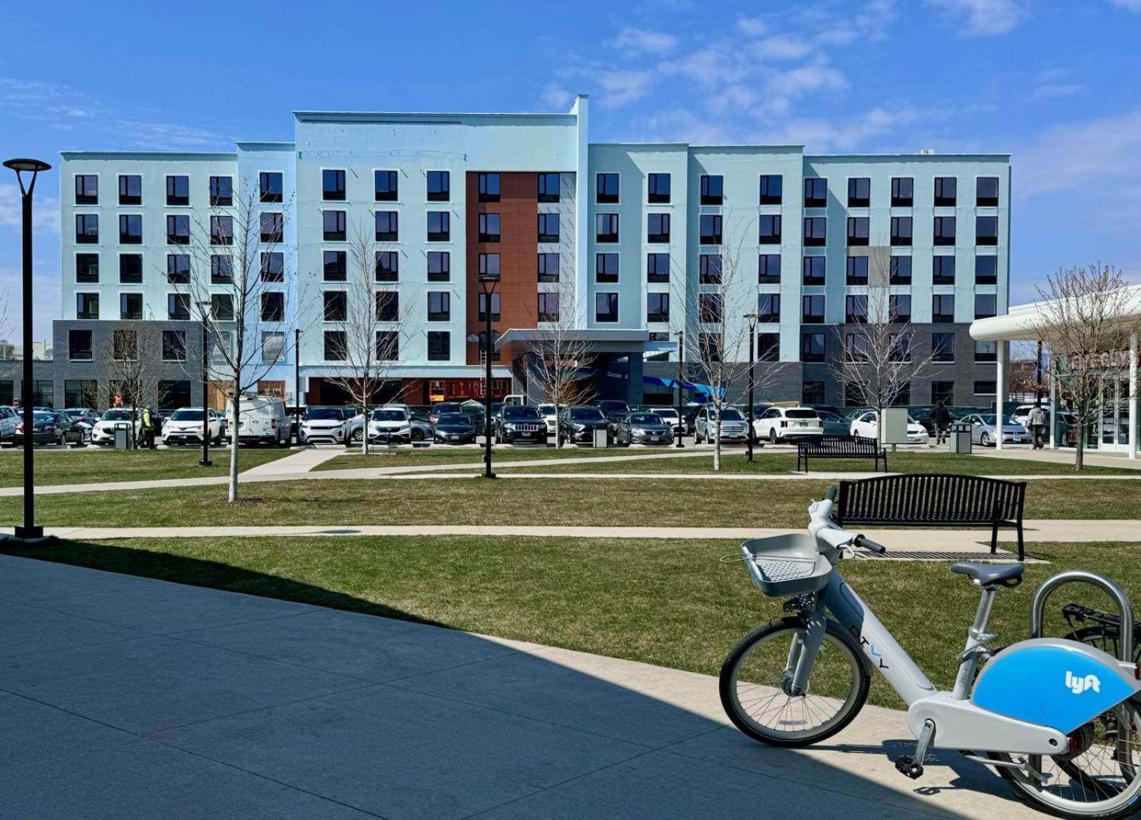 Hampton Inn & Suites Chicago Medical District Uic ภายนอก รูปภาพ
